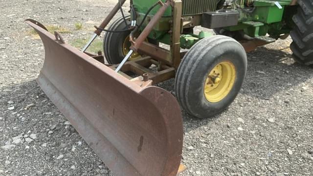 Image of John Deere 4230 equipment image 1
