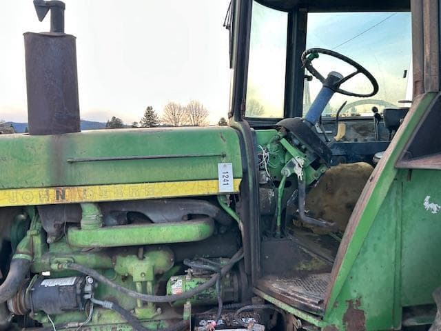 Image of John Deere 4230 equipment image 4