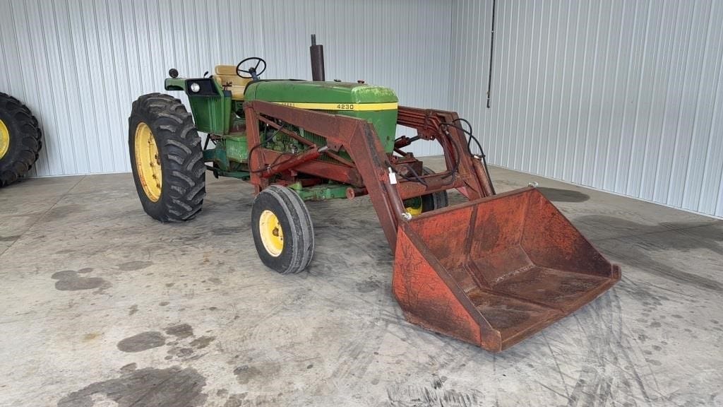 1977 John Deere 4230 Equipment Image0