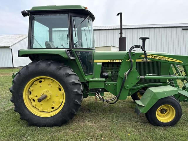 Image of John Deere 4230 equipment image 4