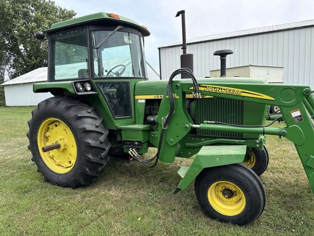 Image of John Deere 4230 equipment image 3