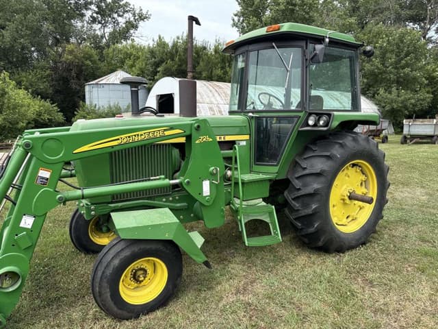 Image of John Deere 4230 equipment image 2