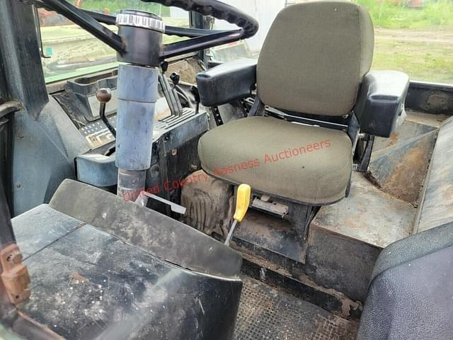 Image of John Deere 4230 equipment image 3