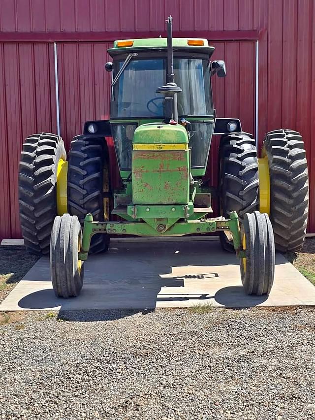 Image of John Deere 4230 equipment image 2