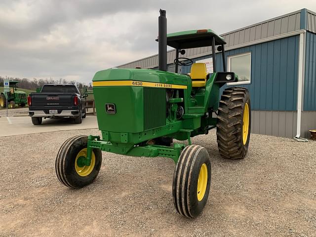 Image of John Deere 4430 equipment image 4