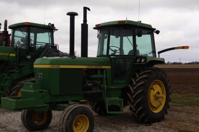 Image of John Deere 4430 equipment image 1