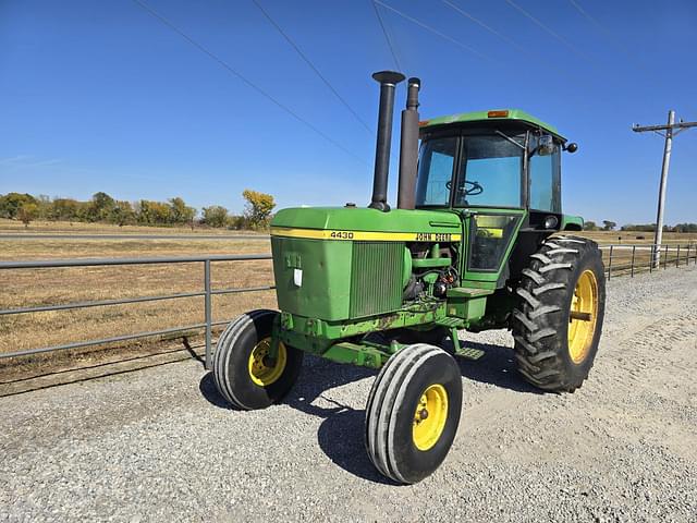 Image of John Deere 4430 equipment image 1