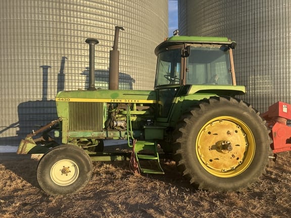 1977 John Deere 4430 Equipment Image0