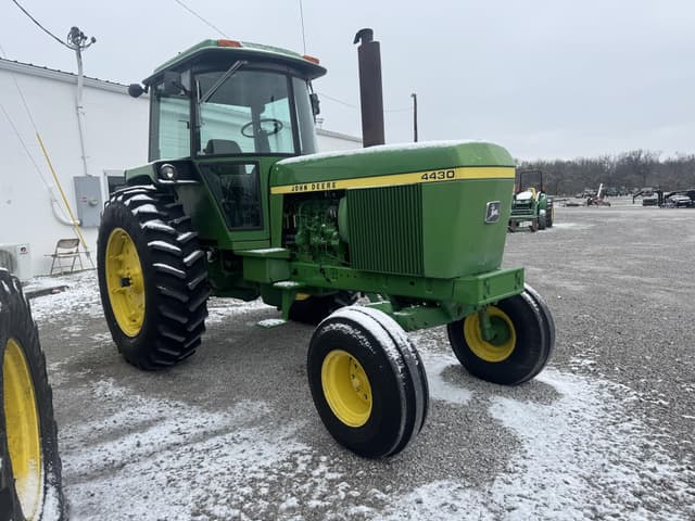 Image of John Deere 4430 equipment image 2