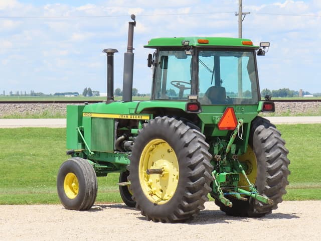 Image of John Deere 4430 equipment image 2