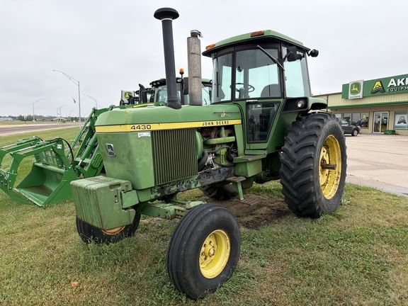 1977 John Deere 4430 Equipment Image0