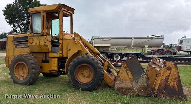Image of John Deere 444 equipment image 3