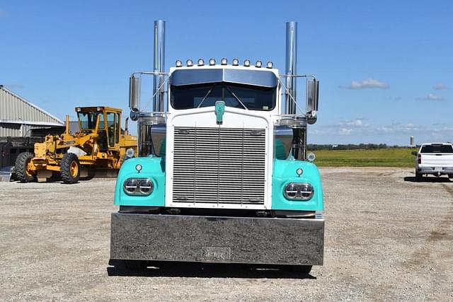 Image of Kenworth W900A equipment image 2