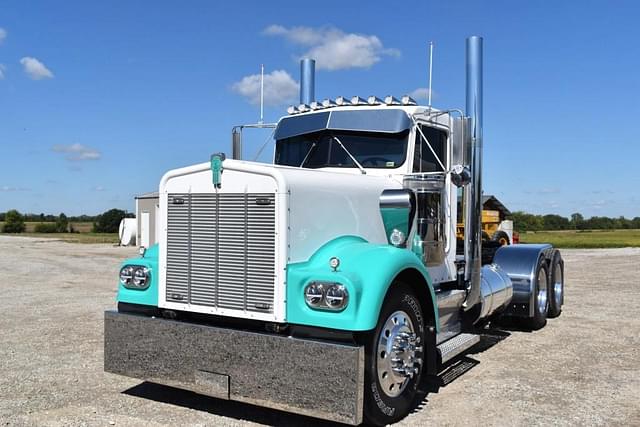 Image of Kenworth W900A equipment image 1