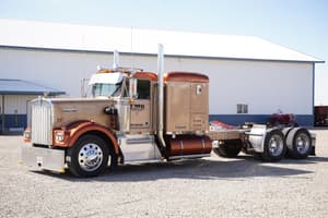 1977 Kenworth W900 Image