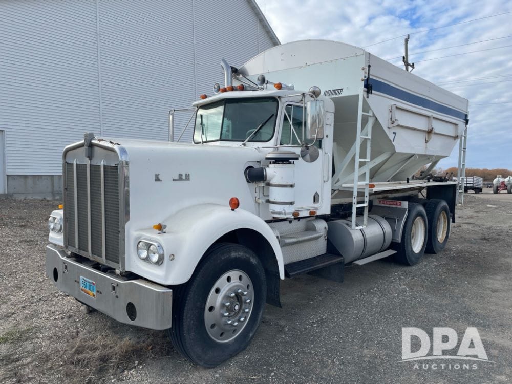 1977 Kenworth W900 Equipment Image0