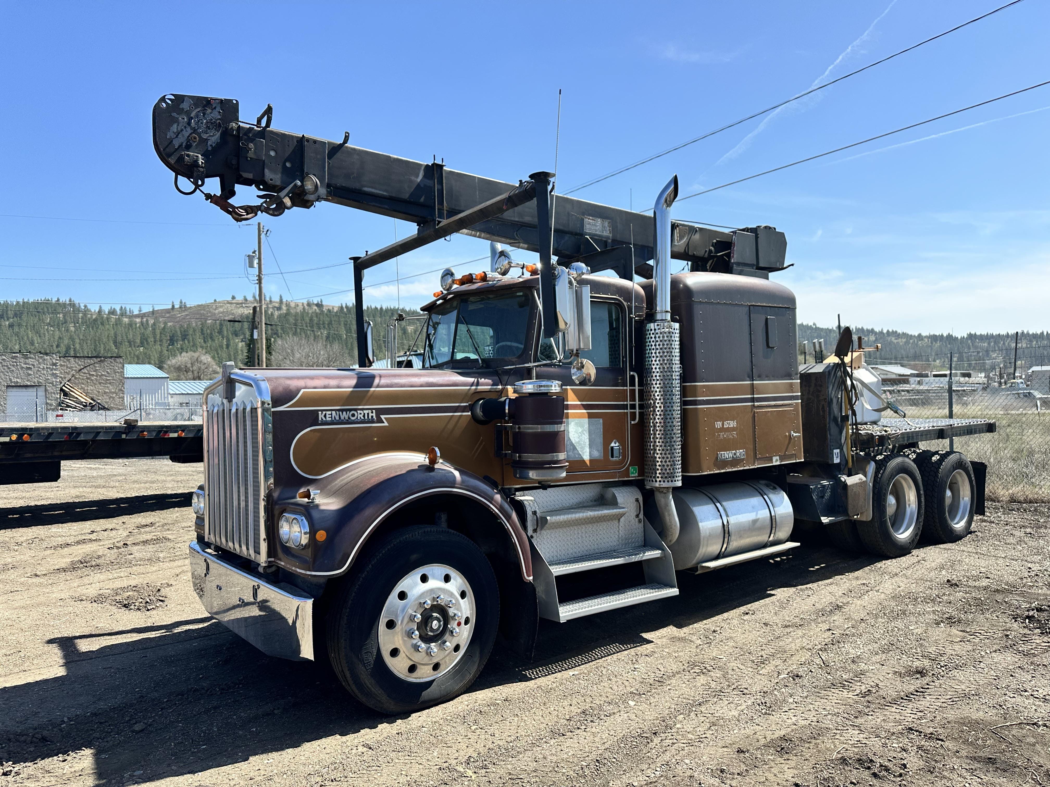 Main image Kenworth W900A