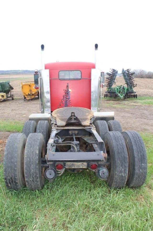 Image of Kenworth W900A equipment image 4