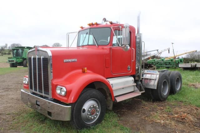 Image of Kenworth W900A equipment image 1