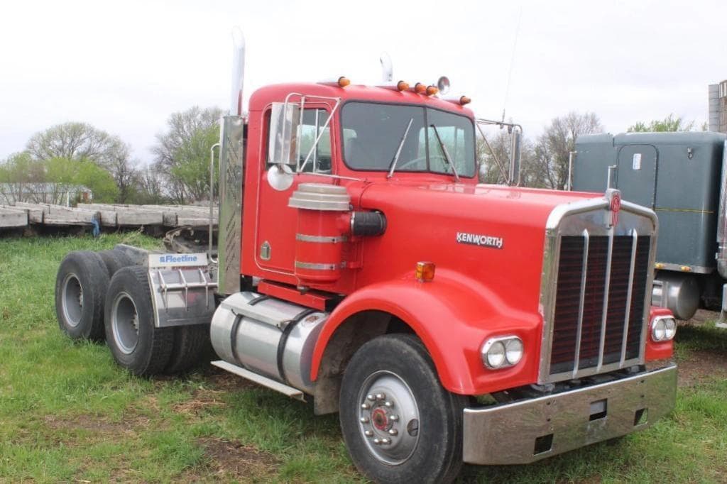 Image of Kenworth W900A Primary image