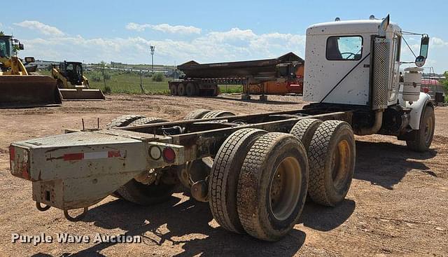 Image of Kenworth W900A equipment image 4