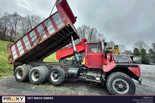 Image of Mack DM685 equipment image 3