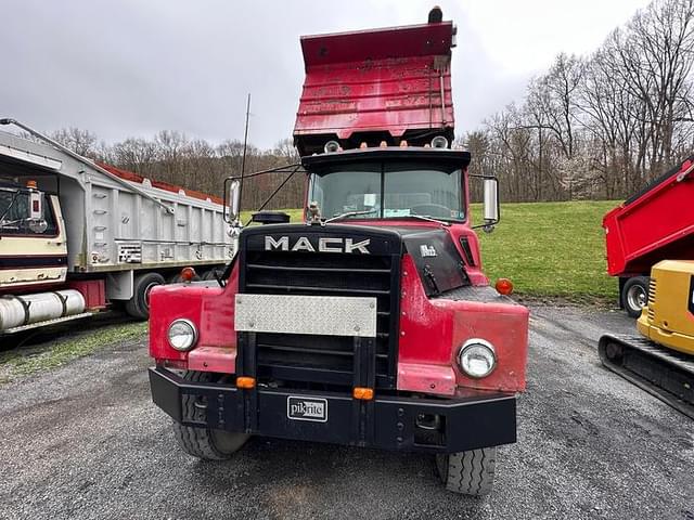 Image of Mack DM685 equipment image 4