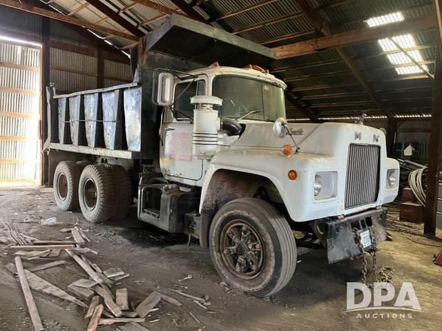 Image of Mack R-600 equipment image 4