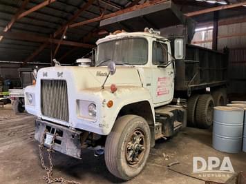 Main image Mack R-600