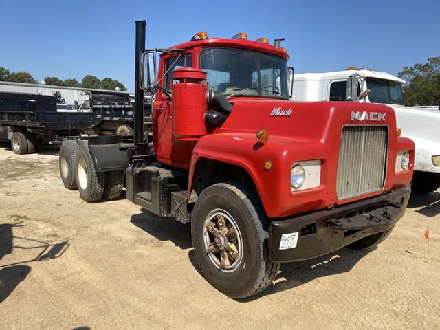 Image of Mack R686ST equipment image 3