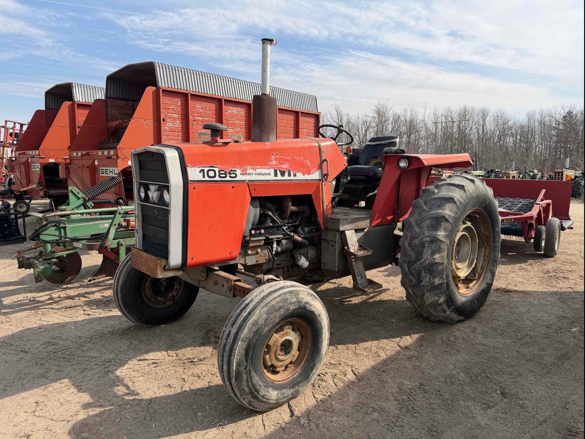 1977 Massey Ferguson 1085 Equipment Image0