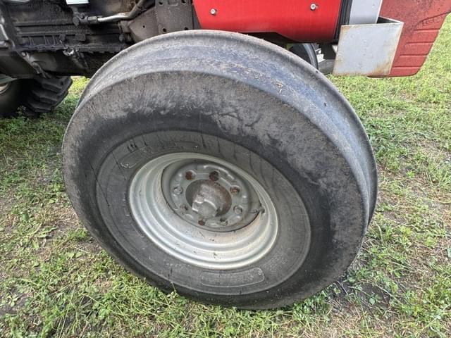 Image of Massey Ferguson 1135 equipment image 3