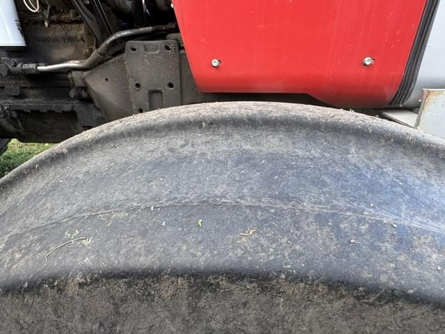 Image of Massey Ferguson 1135 equipment image 4