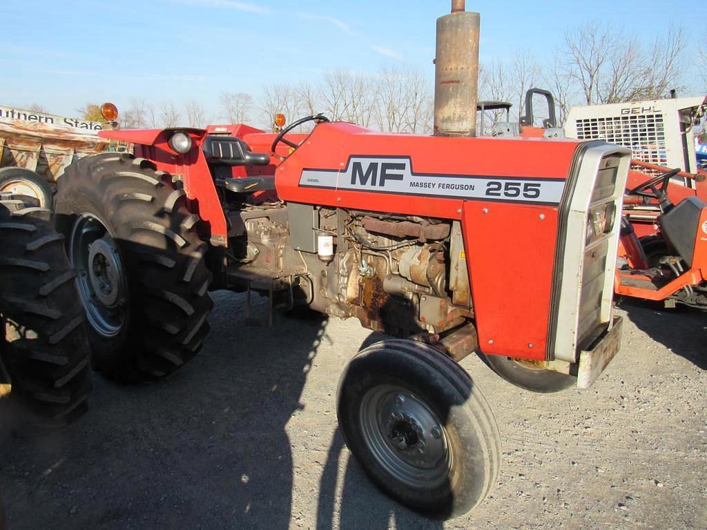 Image of Massey Ferguson 255 Primary image