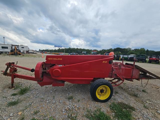 Image of New Holland 310 equipment image 2