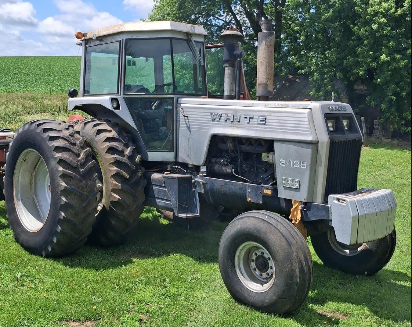 1977 White 2-135 Equipment Image0