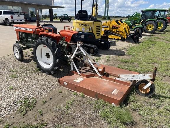 Image of Yanmar YM2000 equipment image 3