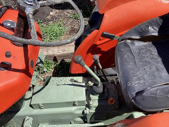 Image of Yanmar YM2000 equipment image 4