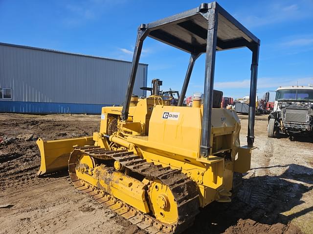 Image of Caterpillar D3B equipment image 4