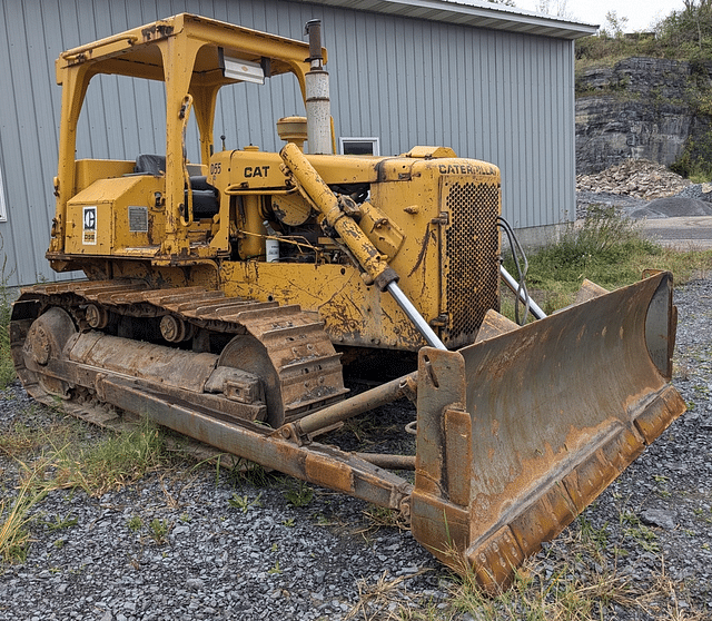 Image of Caterpillar D5B equipment image 2