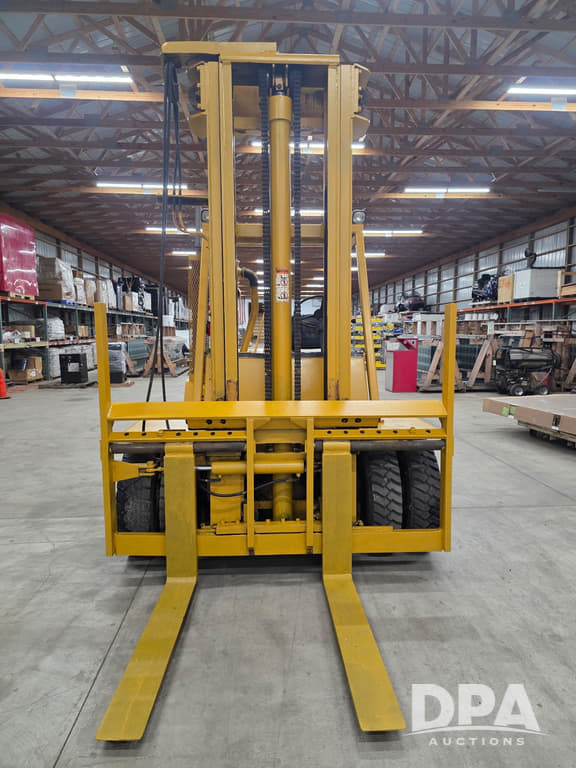 Image of Caterpillar V140 equipment image 2