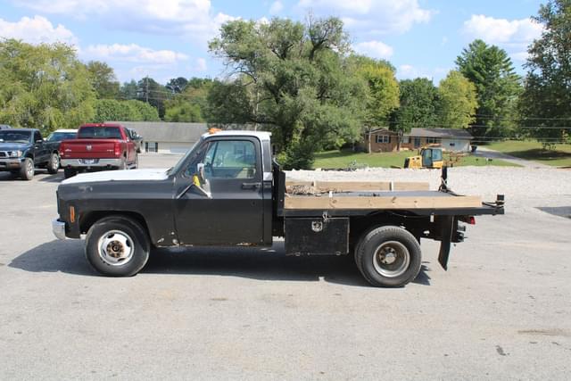 Image of Chevrolet 3500 equipment image 1