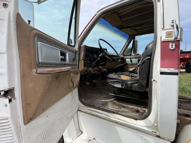 Image of Chevrolet 6500 equipment image 4