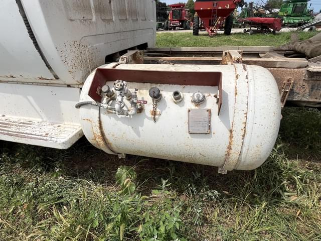 Image of Chevrolet 6500 equipment image 3