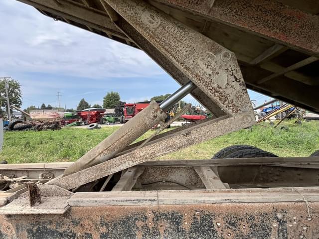 Image of Chevrolet 6500 equipment image 1