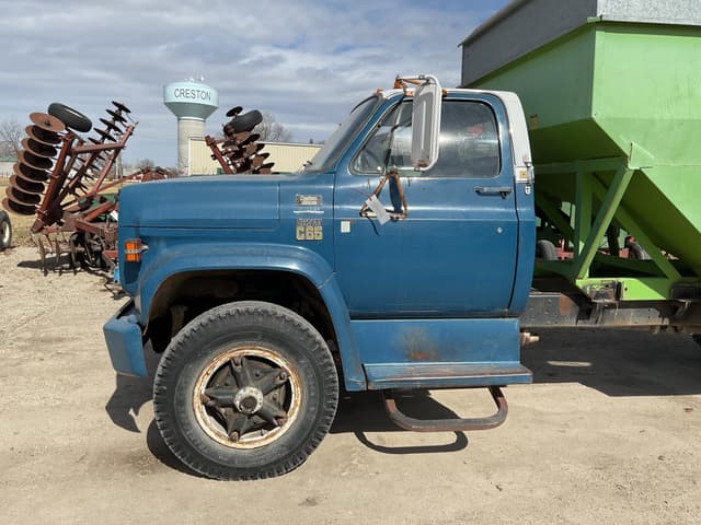 Image of Chevrolet C65 equipment image 2