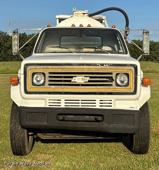 Image of Chevrolet C65 equipment image 1
