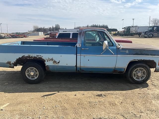 Image of Chevrolet C10 equipment image 4