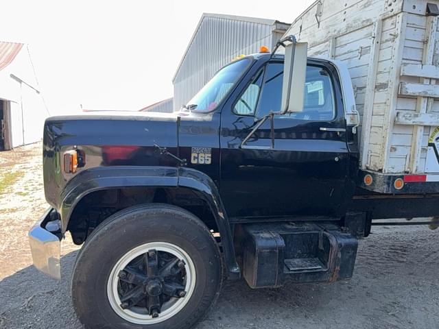 Image of Chevrolet C65 equipment image 1