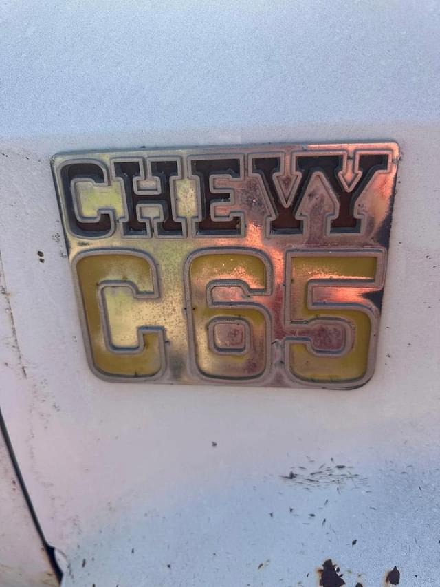 Image of Chevrolet C65 equipment image 4
